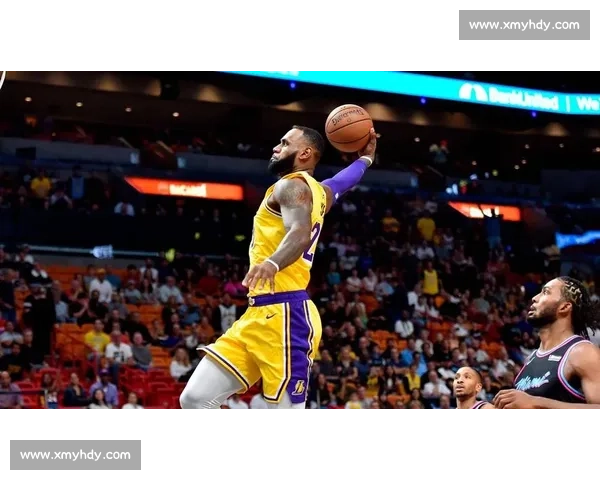 核心权更迭引爆湖人更衣室!詹姆斯拒当绿叶,佩林卡铁心押注东契奇 核心权更迭引爆湖人更衣室!詹姆斯拒当绿叶,佩林卡铁心押注东契奇