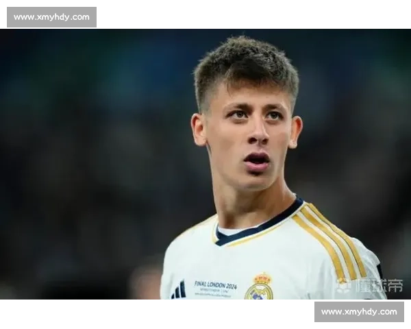 皇马锁定荷兰中场新星斯密特,安切洛蒂钦点为中场革新核心 皇马锁定荷兰中场新星斯密特,安切洛蒂钦点为中场革新核心