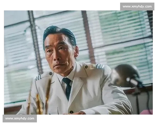 司徒浩南重出江湖！郑浩南香港街头再现经典造型，网友：青春回来了